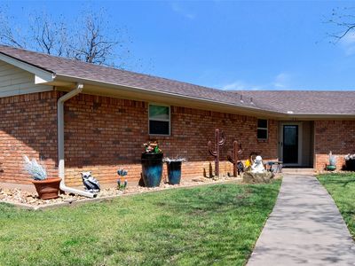 1201 Thomas Ln, Graham, TX, 76450