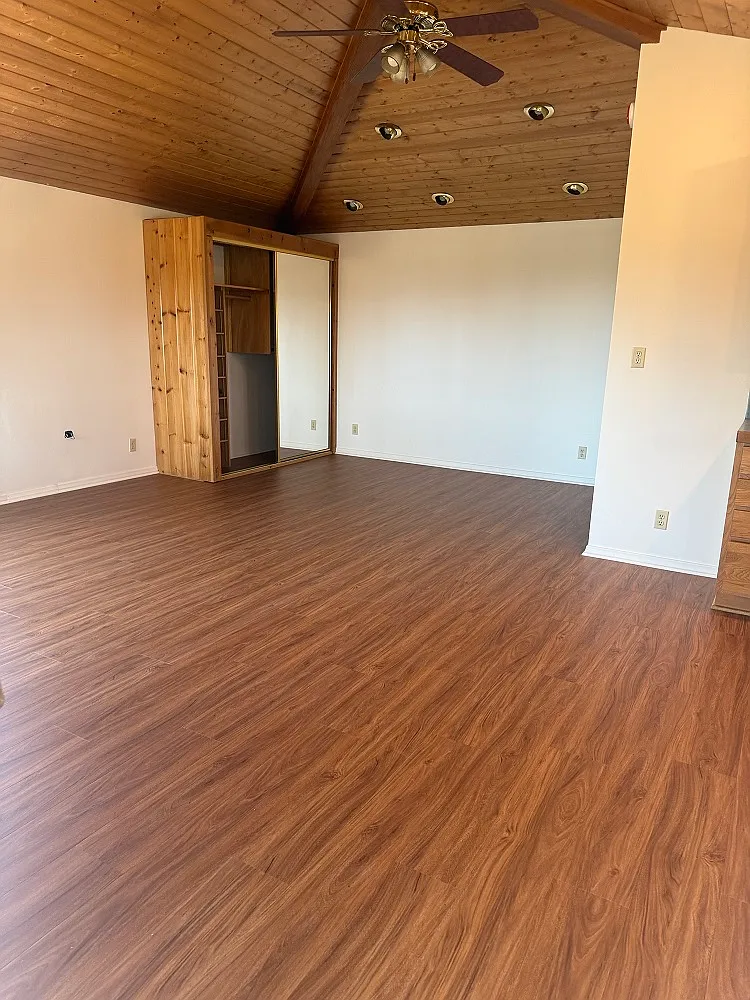 Studio, 400 sqft, $2,400 — Photo 3