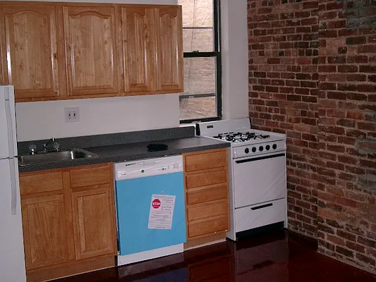 Rented by 5 Boro Realty Corp | media 18