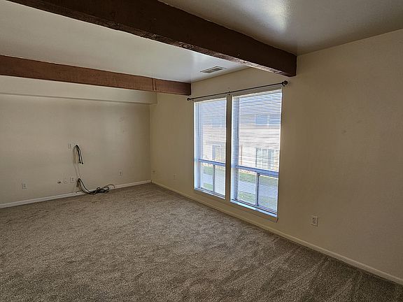 3rd image of 512 College Park Dr