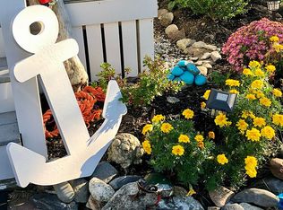 16 Wave Crest Dr, Boothbay, ME 04537