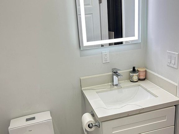 3rd image of 2507 BIMINI Lane