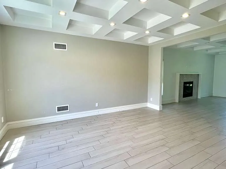10 Apple Hill Dr — Photo 3