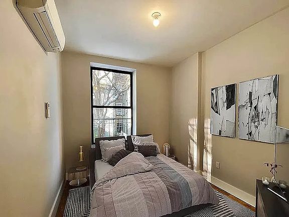 4th image of 325 Putnam Ave APT 3R