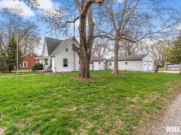 325 W Jackson St, Virden, IL 62690
