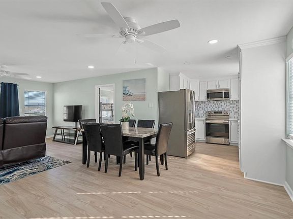 3rd image of 1019 Treaty Dr #1019