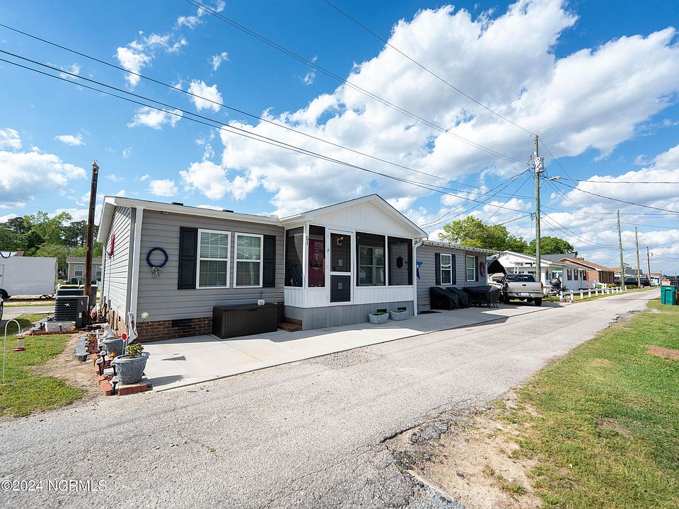1st image of 51 Clarkland Village Street