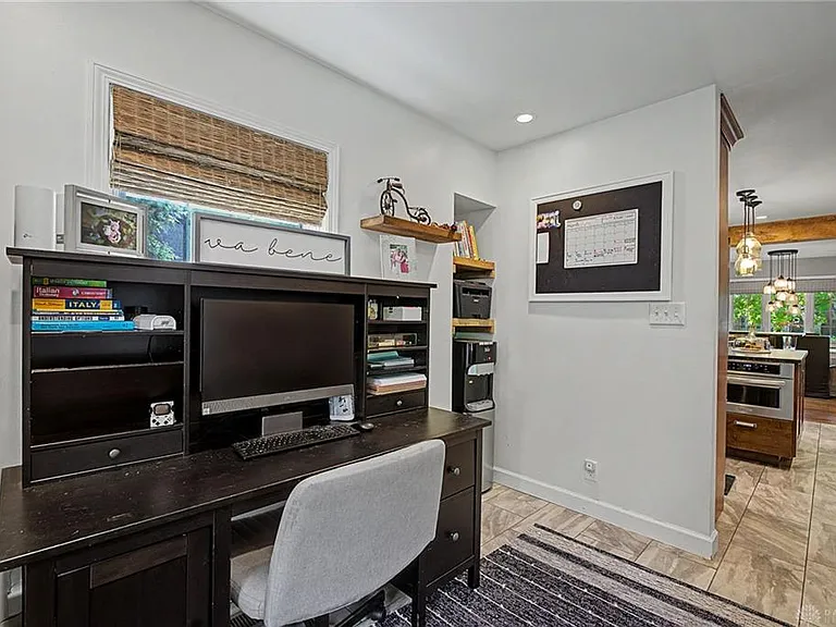 333 Thruston Blvd E — Photo 21