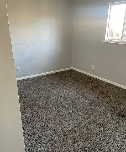 3138 W Dakota Ave — Photo 5