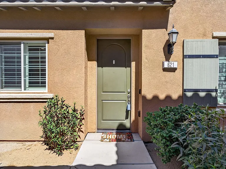 621 Calle Vibrante — Photo 1