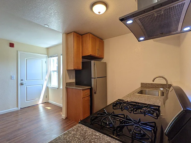 2414 Dana Street — Photo 8