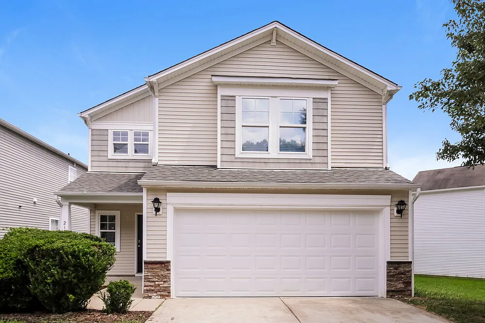 4 bed, 3.0 bath, 2192 sqft, $2,050 — Photo 1