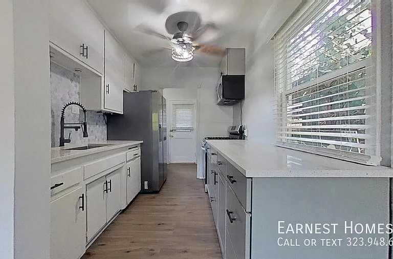 15544 Romar St — Photo 7