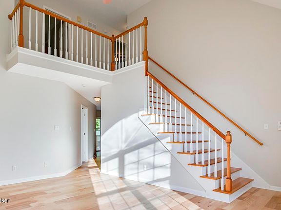 3rd image of 149 Woodfield Cir