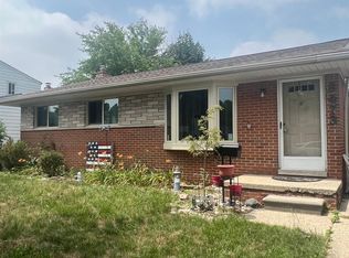 8473 Forrest Dr, Canton, MI 48187