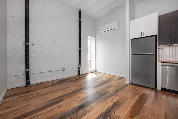 Rented by The KCI Group | media 33