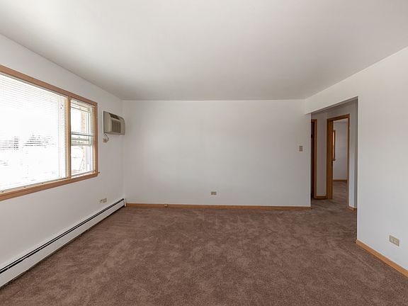 3rd image of 574 Harrison Ave #3W