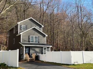 31 Bean Rd, Colchester, VT 05446