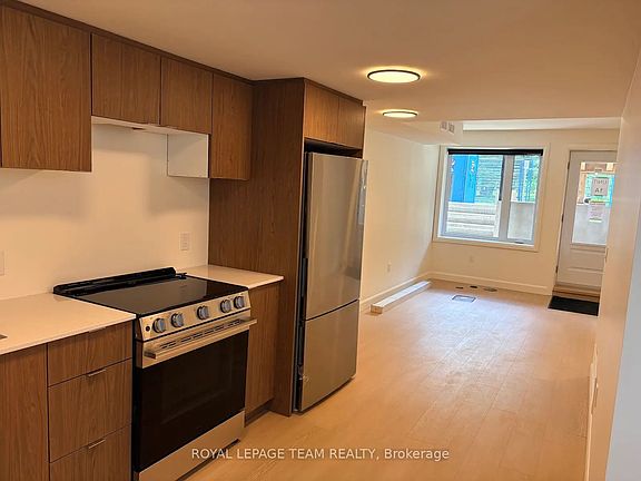 5th image of 245 Bradford St #B