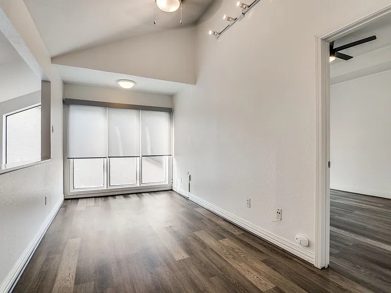 17018 Planters Row — Photo 14