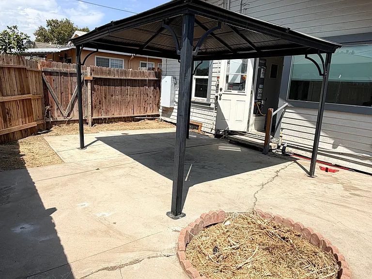 1711 Cherry St — Photo 18