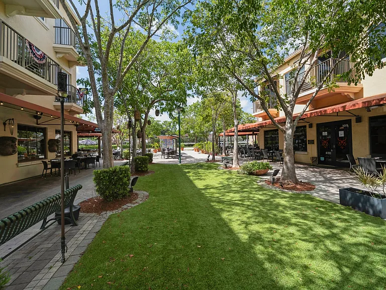 Central Gardens Grand — Photo 39