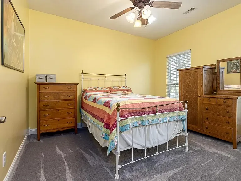 2207 Westminster Dr — Photo 16