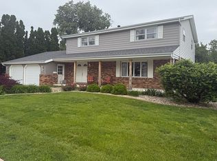 509 E Idlewood St, Morton, IL 61550