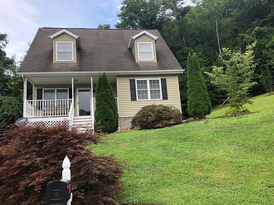 1st image of 133 Saint James Pl