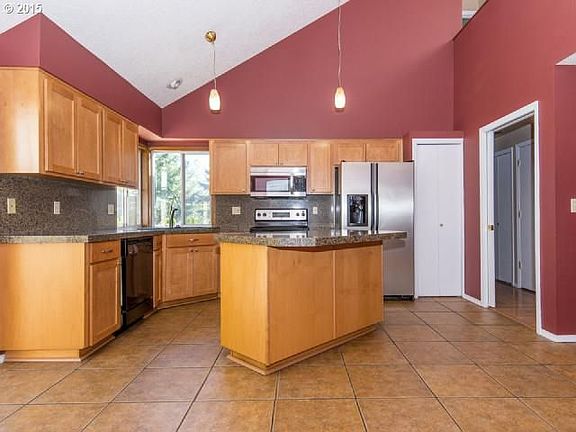 2nd image of 13423 SW Laurmont Ct