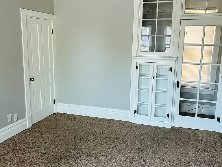 722 Glen Oak St #2 — Photo 7
