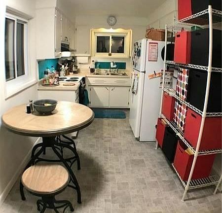 3rd image of 309 W Keeling Ave