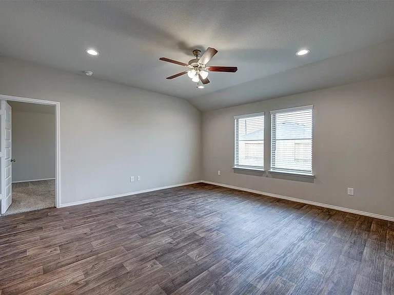 1710 Goose Island Ln — Photo 32