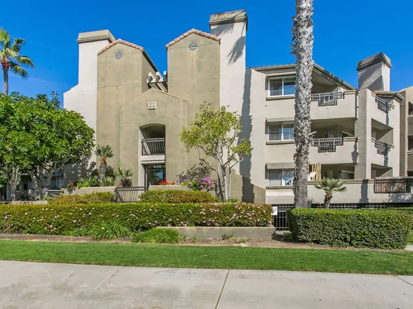 430 Lake St Unit 202, Huntington Beach, CA 92648