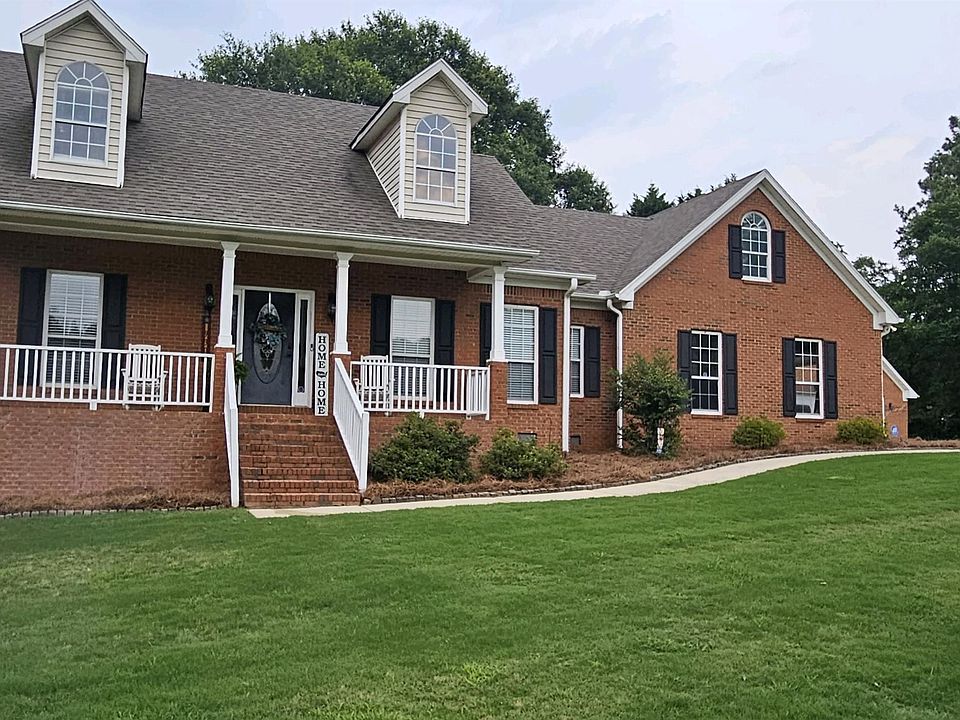 1st image of 930 Catalpa Ln