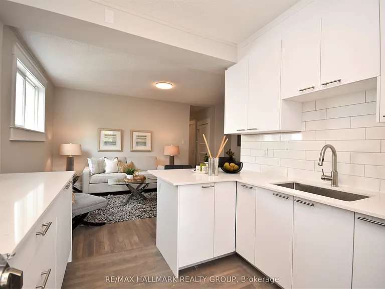 375 Mackay St #2 — Photo 16