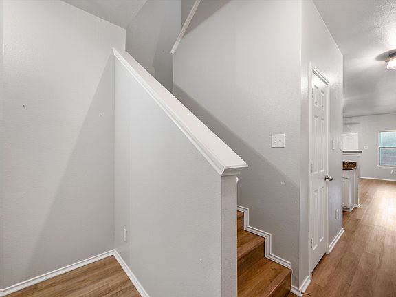 5th image of 10623 Mathom Lndg APT 1