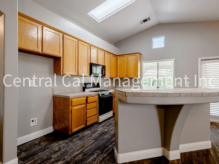9912 Grand View Summit Dr — Photo 6