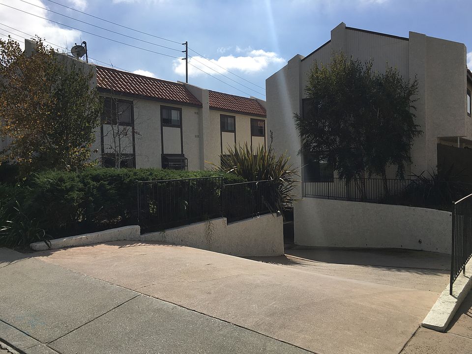 2nd image of 1808 Vanderbilt Ln Unit 3