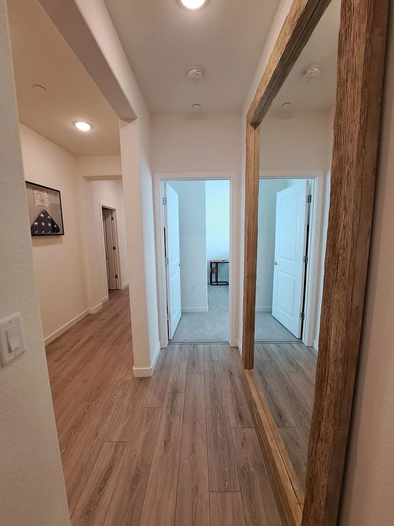Gorgeous Smart Home is Clean & Loaded! - Close to TAFB — Photo 3