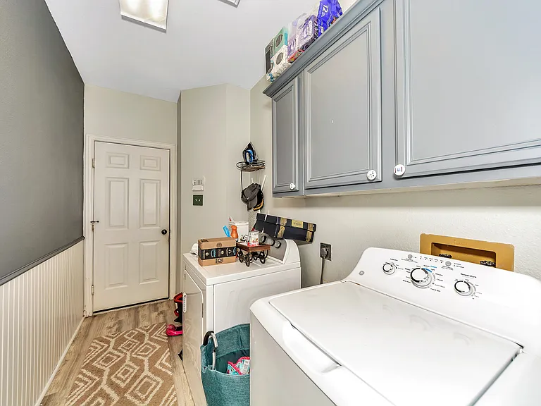 3608 Edgestone Dr — Photo 32