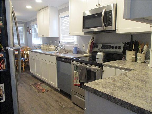 2nd image of 104 Woodlawn Dr