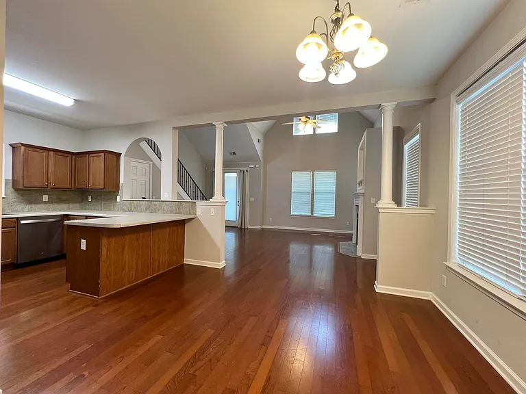 154 Island Bluff Dr — Photo 6