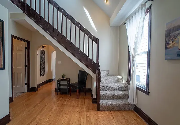 1916 W Roscoe St #2 — Photo 5