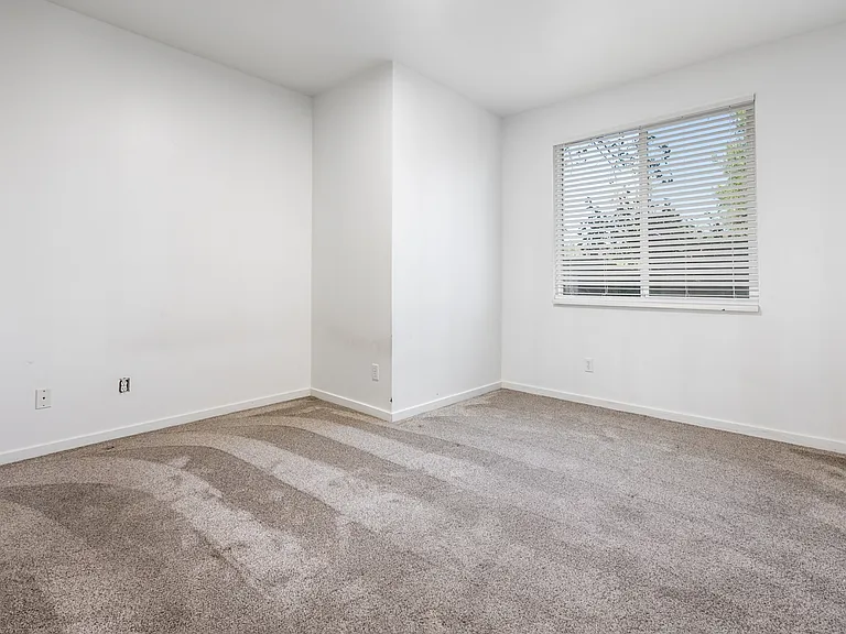 1600 Pinebrook Blvd #E1 — Photo 9