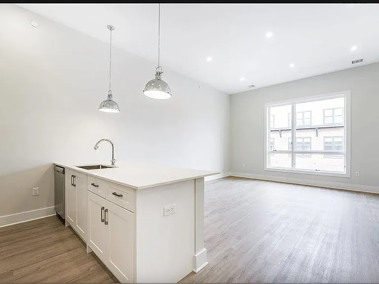 658 Grand St #201 — Photo 8