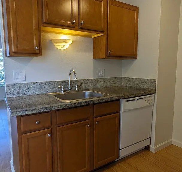 4102-4128 SE Cesar E Chavez Blvd — Photo 42