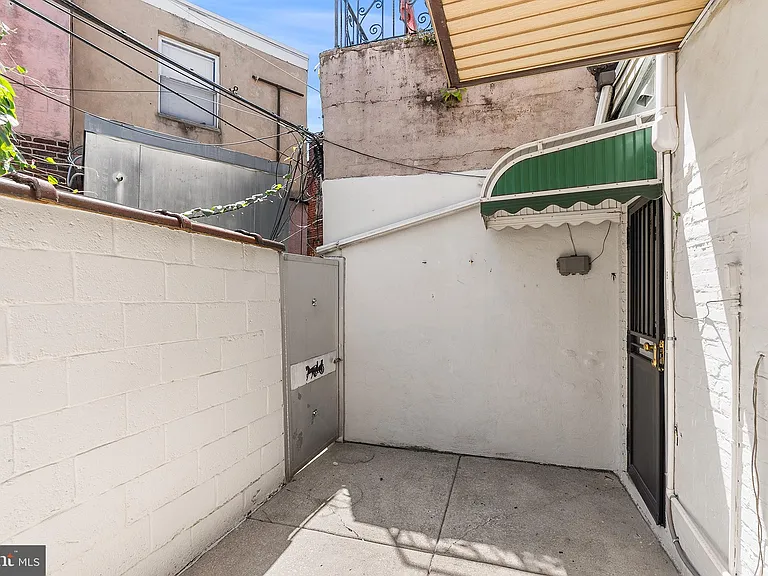 1725 S Iseminger St — Photo 16