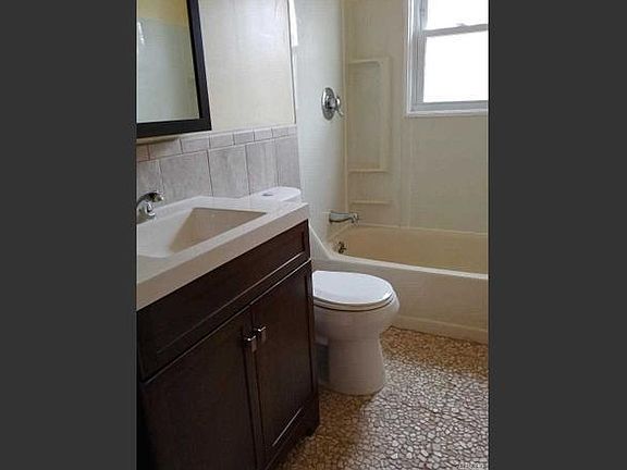 5th image of 69 Rugby Dr