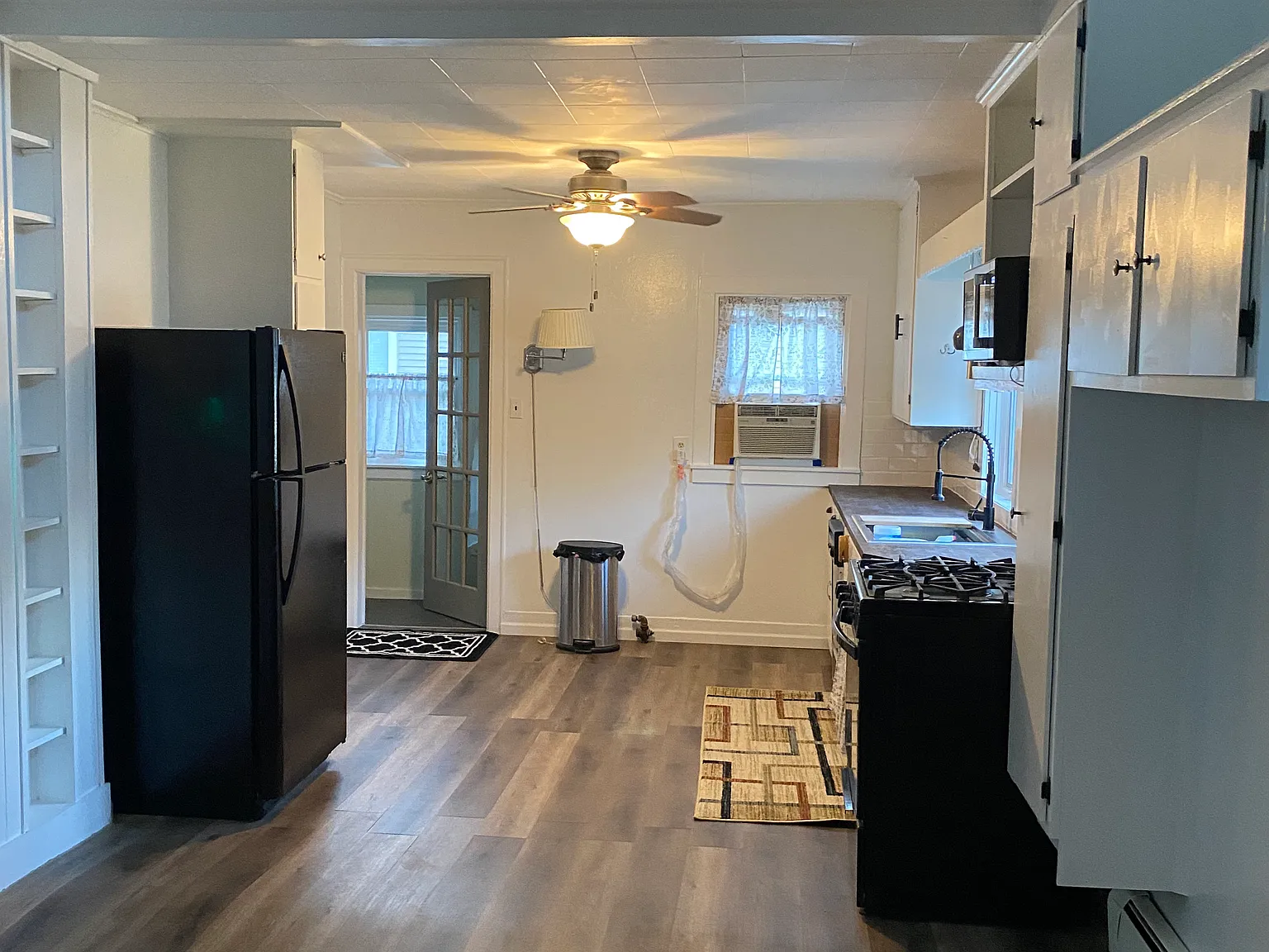 1 bed, 1.5 bath, 576 sqft, $800 — Photo 4